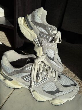 New Balance Women's Grey, White and Grey Runner Sneakers